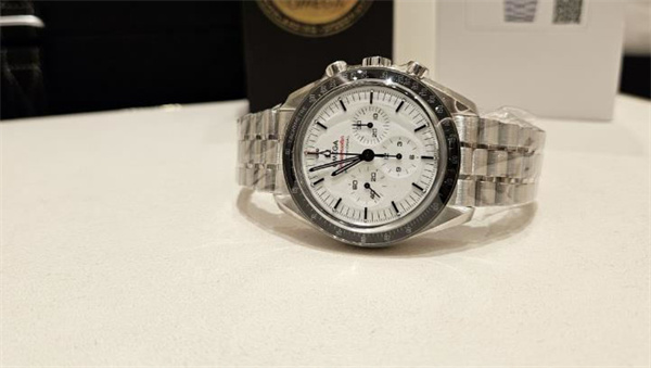 欧米茄手表走时不准如何处理(图) 欧米茄手表走时不准如何处理(图)