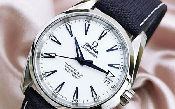 欧米茄手表内起雾怎么办(手表起雾)(图) 欧米茄手表内起雾怎么办(手表起雾)(图)